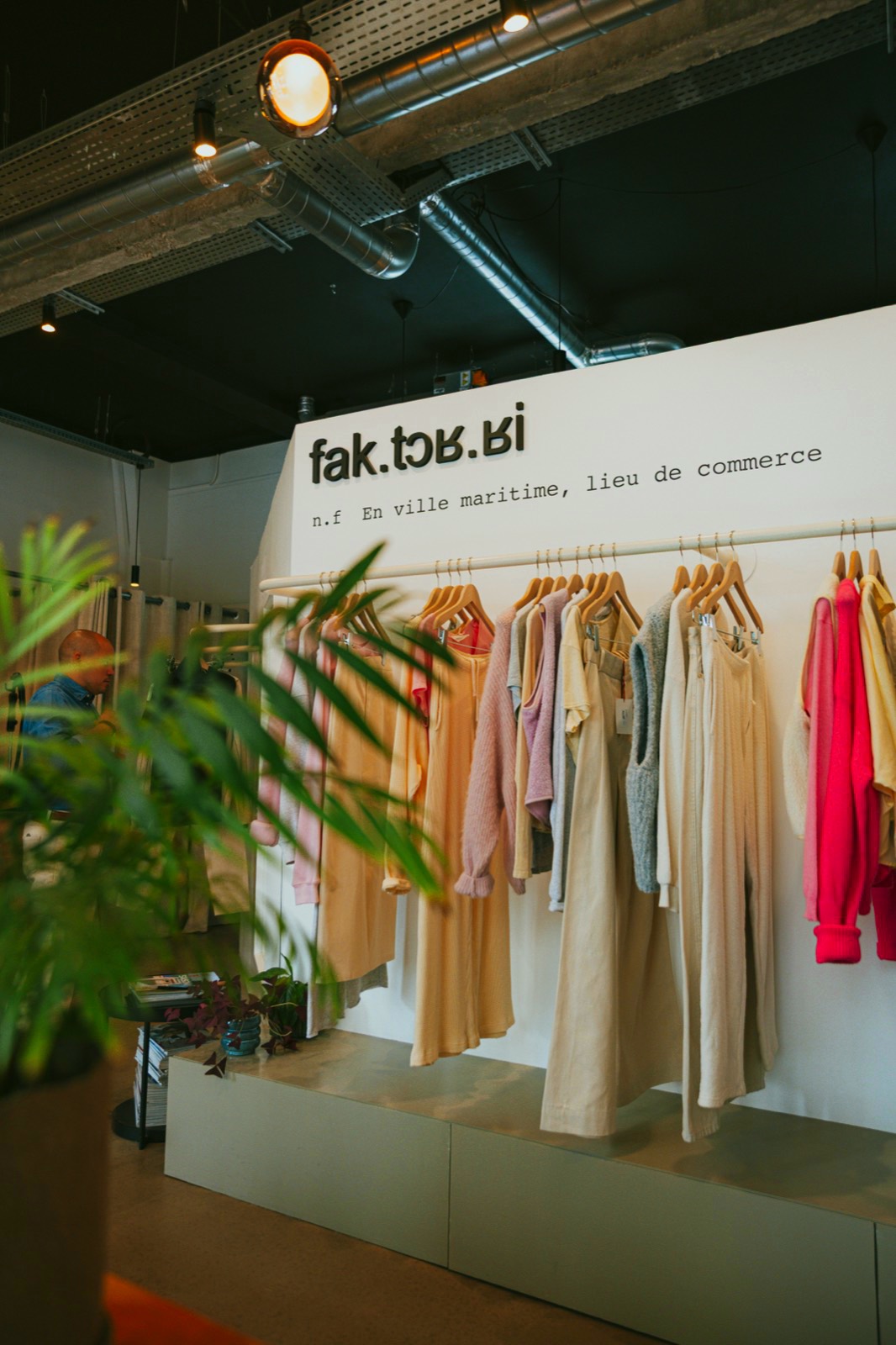 Rayon de prêt-à-porter de la boutique Factorerie